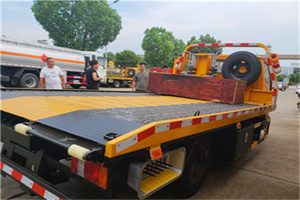 许昌附近拖车电话号码服务